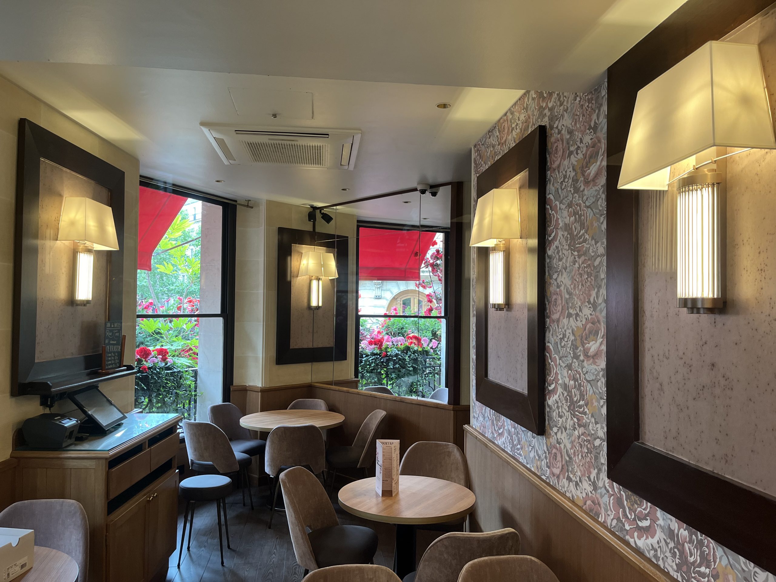 74168943585__F6A9BB1B-B011-4617-BD87-2FB0218E6D21